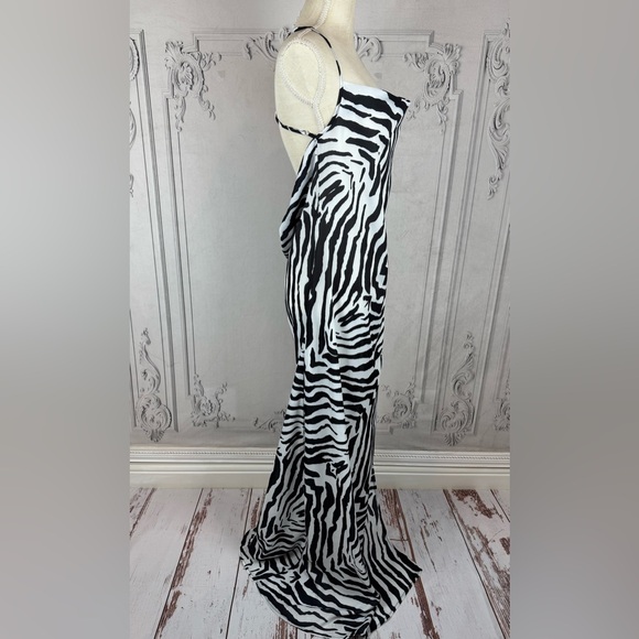 Zebra Print Spaghetti Strap Side Split Plunging Open Back Loose Fit Maxi Dress - Picture 10 of 14